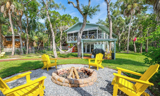 Crystal River House | Dock, Hot Tub & Games: Crystal River Family Gem