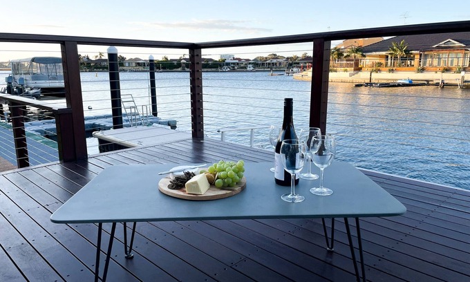 Dudley Park House | Dockside on Mandurah Canals