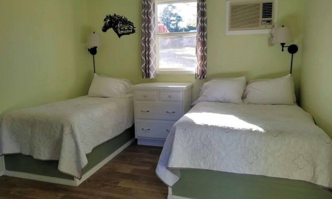 Pennington Apartment | " Doctor's Office" at Oak Arbor