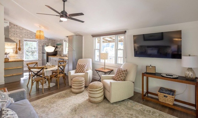 Marshall House | Dog-friendly 2 BD/ 1 BA w/ Sweeping River Views in Charming Mountain Town
