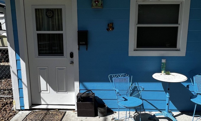 Shoreacres House | Dog friendly and beautiful waterfront guest house with Amenities