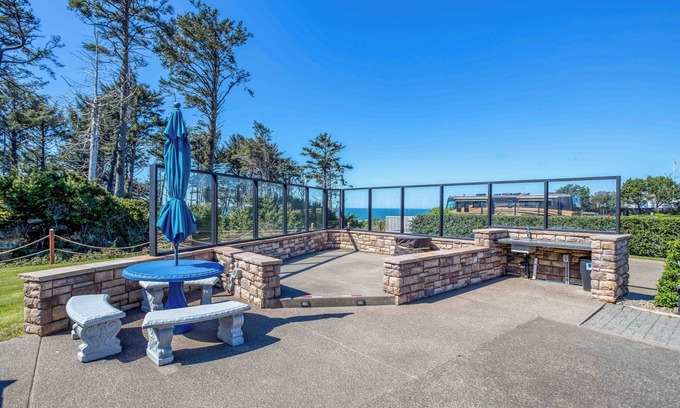 Agate Beach RV Rental | Dog Friendly, Available with 50AMP, 30AMP, Water and Sewer hook up's, WiFi