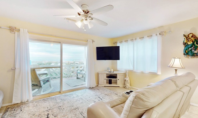 Inlet Beach House | Dog-friendly beachfront townhouse with balcony, 2 bikes, W/D
