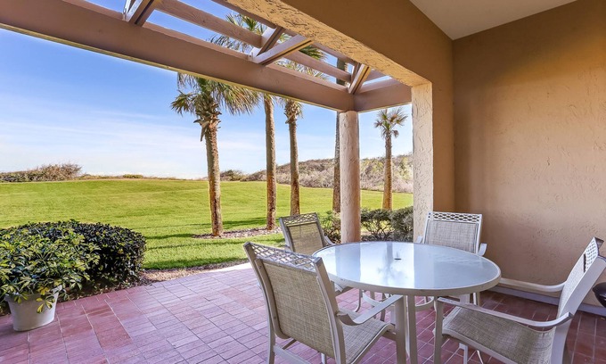 Fernandina Beach Condo | Dog-friendly condo steps to beach wth pool, AC & elevator