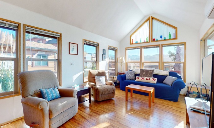 Brookings Cabin | Dog-friendly cabin w/private hot tub, large deck & beautiful ocean mountain view