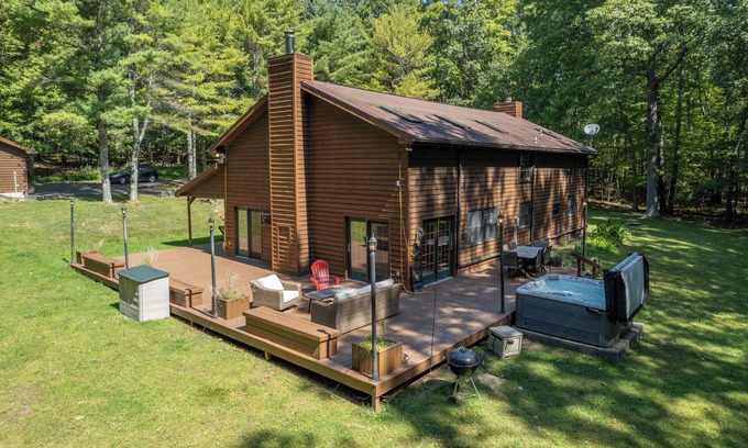 Paradise Point House | Dog Friendly Chalet Near Deep Creek w/Dock Slip