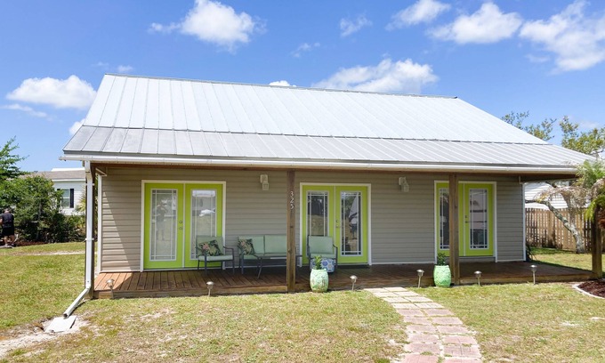 Port St. Joe Cottage | Dog-friendly cottage near the beach with patio, grill, washer/dryer, partial AC
