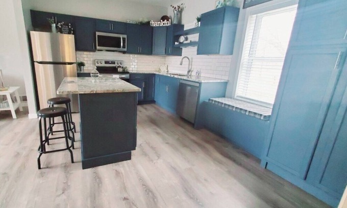 Alpena House | Dog Friendly|Fenced|Full Kitchen|Firepit