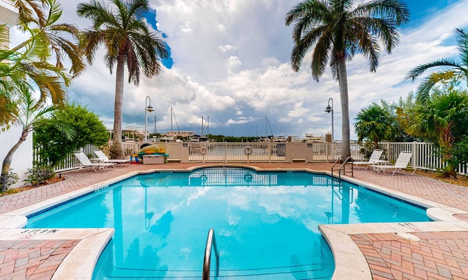 Key West Condo | Dog-friendly, Gulf-front condo with pool, hot tub & gorgeous sunset views