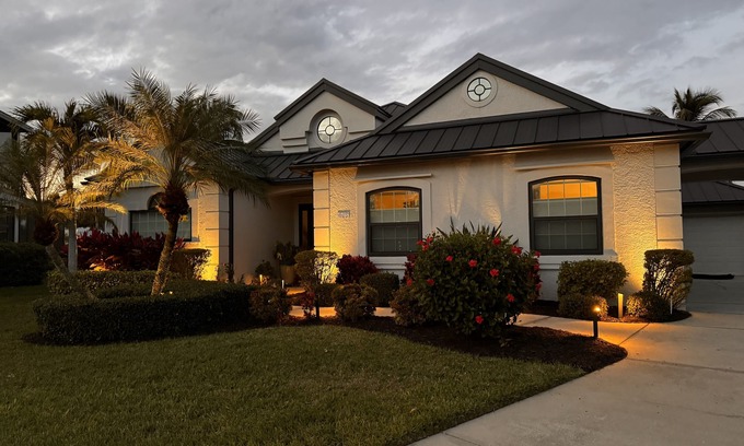 River Pointe House | Dog Friendly, Heated Pool, Quiet Court, Salt Water Dock, Fishing!