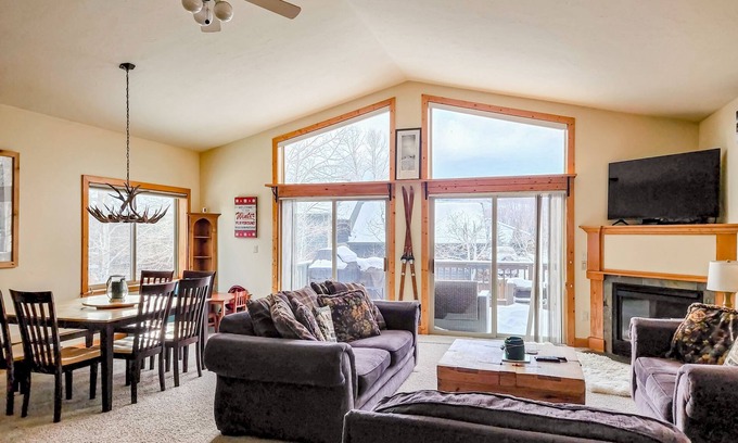 Willow Grove House | Dog-friendly home with mountain views, deck, washer/dryer, kitchen & fireplace