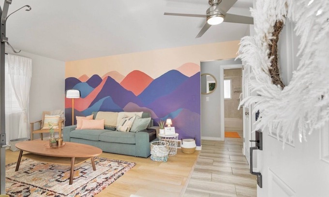 Loveland House | Dog Friendly ~ Lil' Love Shack ~ Private Yard