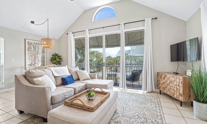 Destin Condo | Dog Friendly Nantucket 10A
