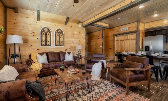 Sevierville House | Dog Friendly New Cabin w/Hot Tub, Game Room & 4-miles to Dollywood