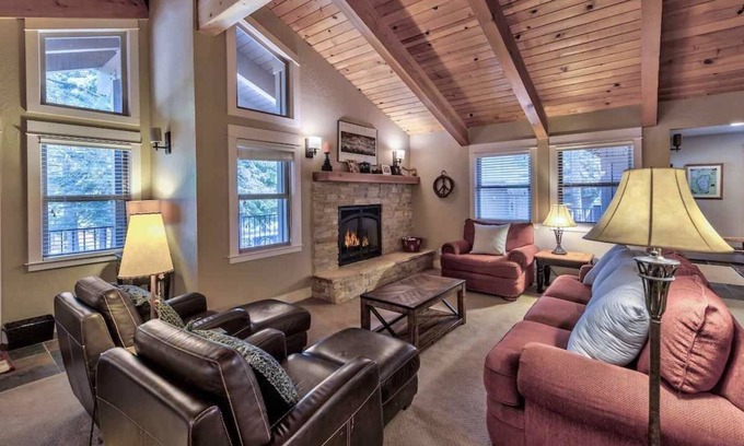 Truckee House | Dog-Friendly Northstar Ski House 4Bed/3Bath