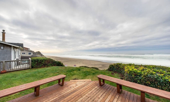 Gleneden Beach House | Dog-Friendly Oceanfront Home with Easy Beach Access & Large Deck - Walk to Park