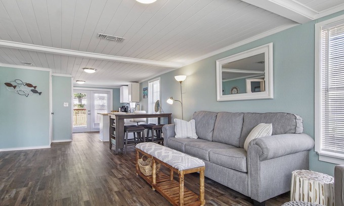 Parker House | DOG Friendly ! Renovated house in East Panama City, near Tyndall AFB & PCB,