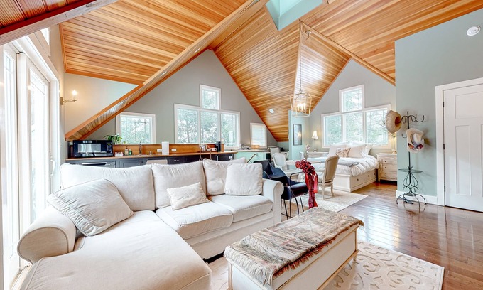 Wolfeboro Apartment | Dog-friendly studio with kitchenette, W/D, firepit, & hot tub access