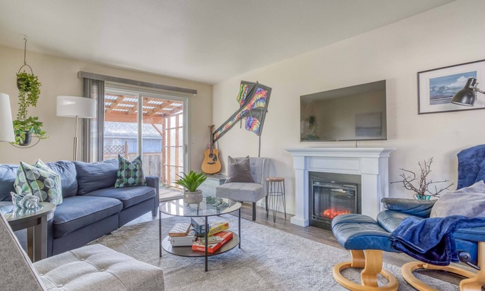 Nehalem House | Dog Friendly, Updated Home with Hot Tub in Quiet Area Near Nehalem Bay and Manza