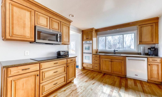 Kennebunk House | Dog Heaven! Fenced Yard in Downtown Kennebunk!