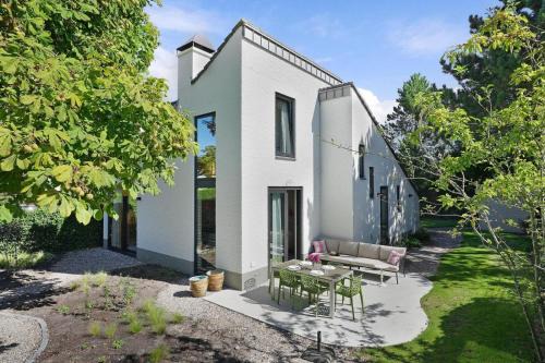 Ouddorp House | Doggersbank 38 Noordzeepark - Ouddorp - North Sea gem, wood-burning stove, big kitchen, garden with privacy