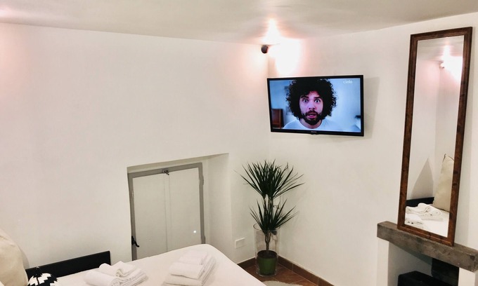 Trastevere Apartment | Dolce Vita in Trastevere III