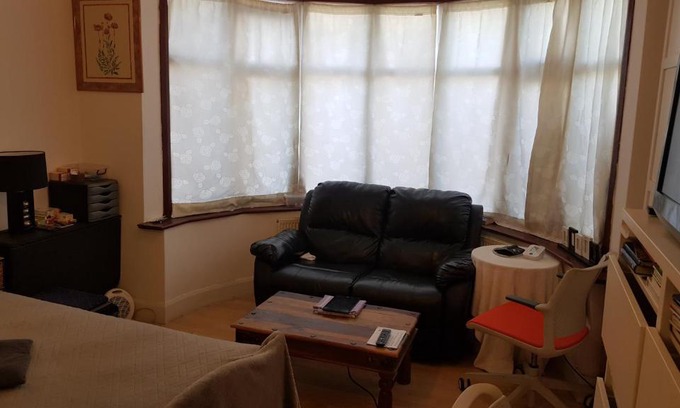 Dudden Hill Apartment | Dolis Hill
