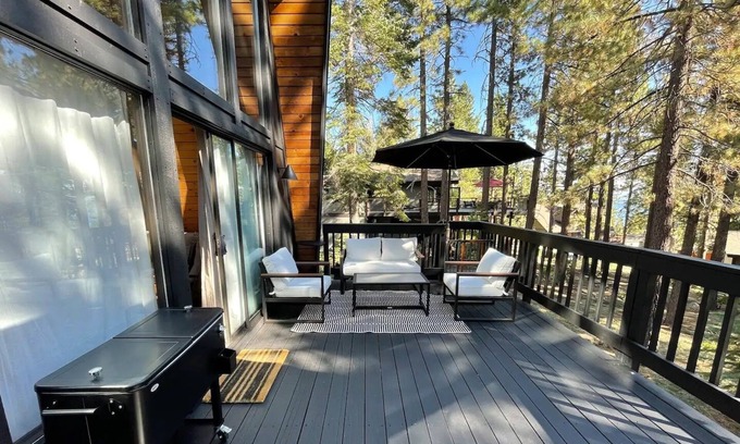 Lake Forest Cabin | Dollar Point Mountain Modern Cabin!