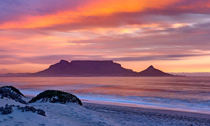 Bloubergstrand Apartment | Dolphin Beach E5 - Three Bedroom Apartment, Sleeps 6