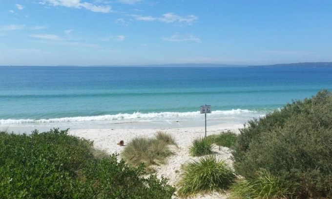 Callala Beach Cottage | Dolphin Cottage - 380m stroll to Callala Beach