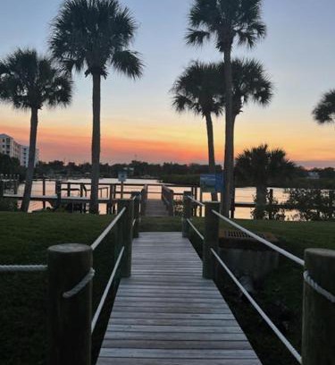 New Smyrna Beach House | Dolphin Cove Cottage -2-2 Pet Friendly!