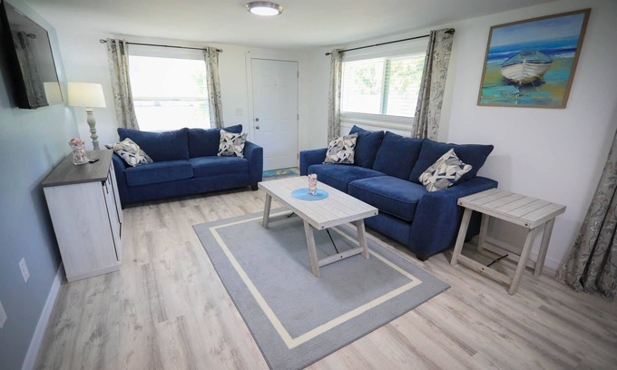 Englewood Apartment | Dolphin Room Manasota Delux Villas