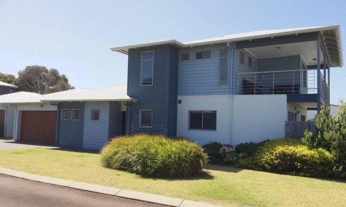 Augusta House | Dolphin Shores by the Blackwood River