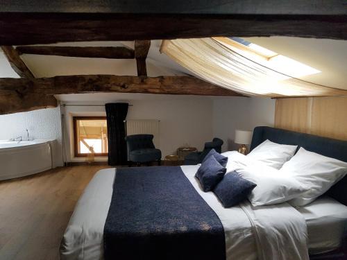 Jullie House | Domaine de la Fée-Licité