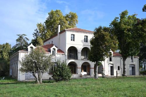 Castelsarrasin House | Domaine De Mathabiau