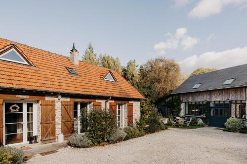 Droue-sur-Drouette House | Domaine des Pousses, Chambres d'hôtes au coeur d'un village de campagne