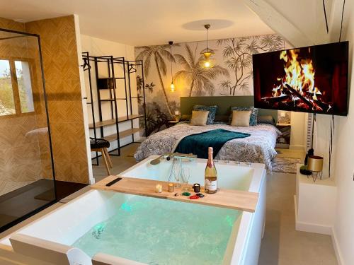 Louresse-Rochemenier House | Domaine des Varennes