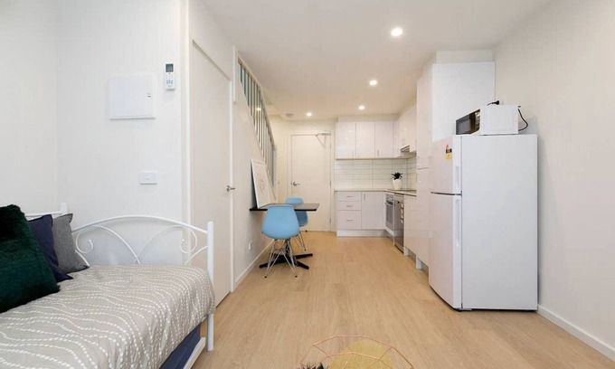 Balaclava Apartment | Domi Rentals - The Carlisle Apartments