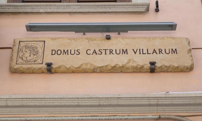 Castrovillari Bed & Breakfast | DOMUS CASTRUM VILLARUM B&B