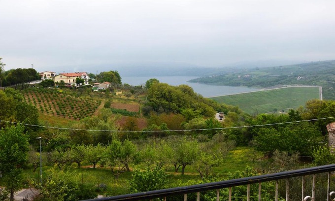 Campolattaro House | DOMUS LACUS