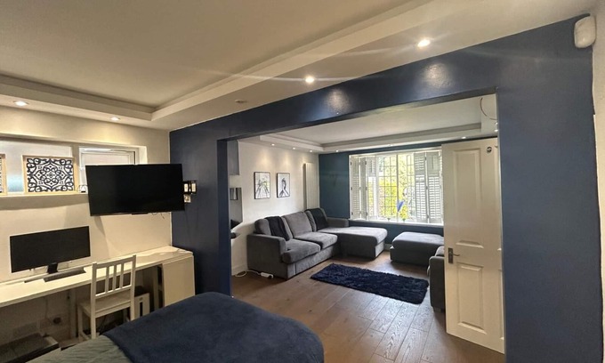 Brixton Hill Apartment | Don't wake me up. South London. Sleeps 6