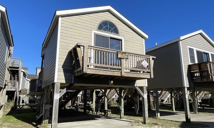 Hatteras Condo | Don't worry, you'll be nothing but happy when you walk into Don't Worry Be Happy.