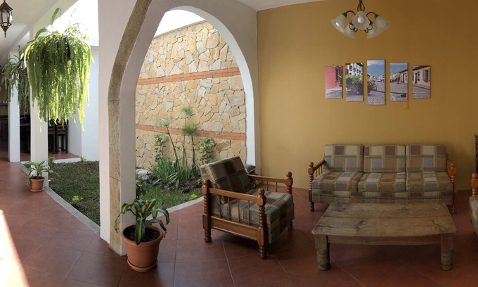 Antigua Guatemala House | “Donde Chiqui” Cozy House two blocks from La Merced Church