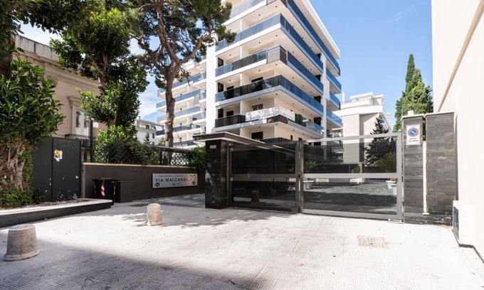 Trani Apartment | Door 29 - Int. 08 Apartment