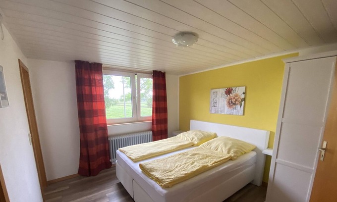 Butjadingen Cottage | Doppelzimmer mit Schlafsofa - Pension "zum Leuchtfeuer"
