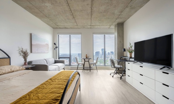 Downtown Montreal Apartment | Dorchester Horizon Studio