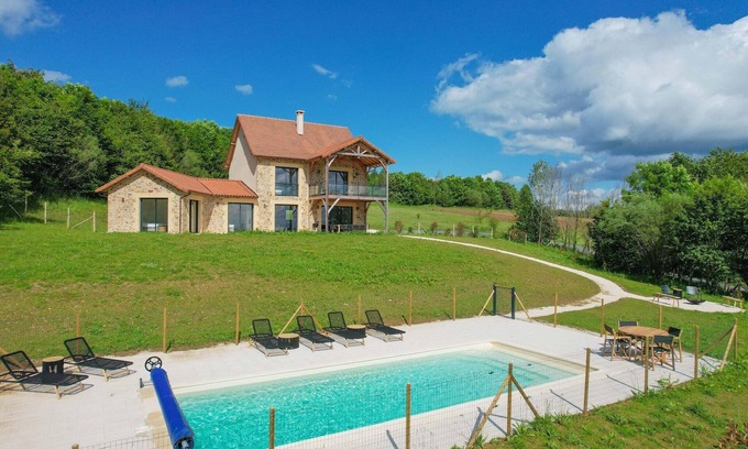 Saint-Medard-d'Excideuil Cottage | Dordogne Charm & Comfort