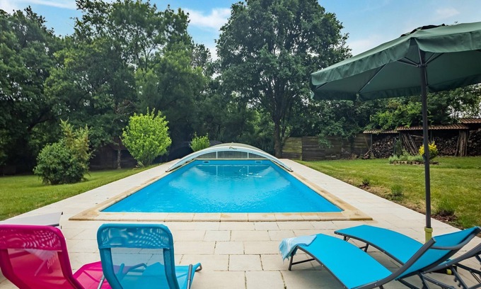 Villeneuve-sur-Lot House | Dordogne Poolside Escape