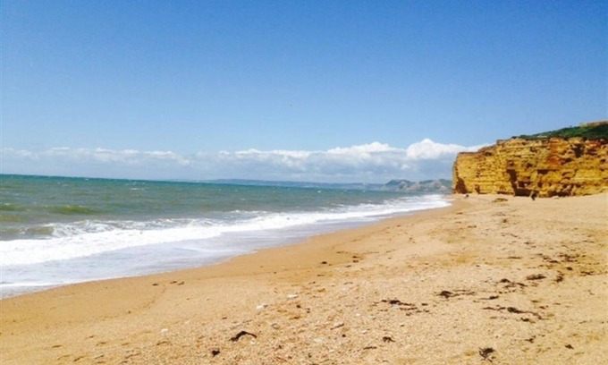 Burton Bradstock Cottage | Dormouse Cottage