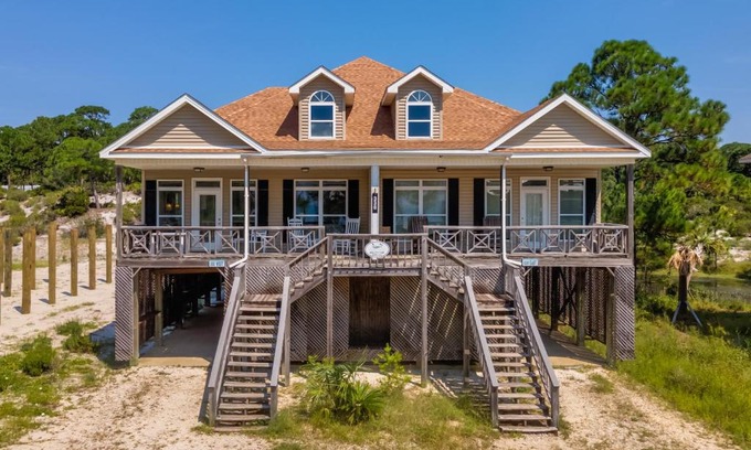 Audubon Place House | Dos Dunes - 330 Audubon Both Sides home